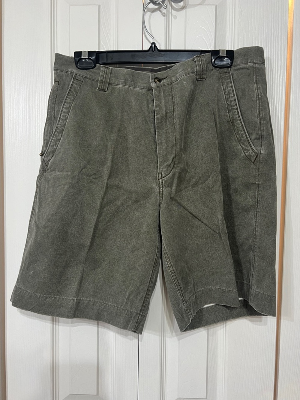 Tommy Bahama Men's 33 Olive Gray Casual Classic Silk Blend Shorts